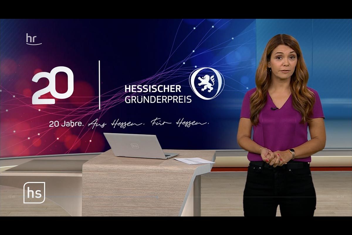 Das Hessischer Gründerpreis-Logo in der Hessenschau des hr Fernsehns